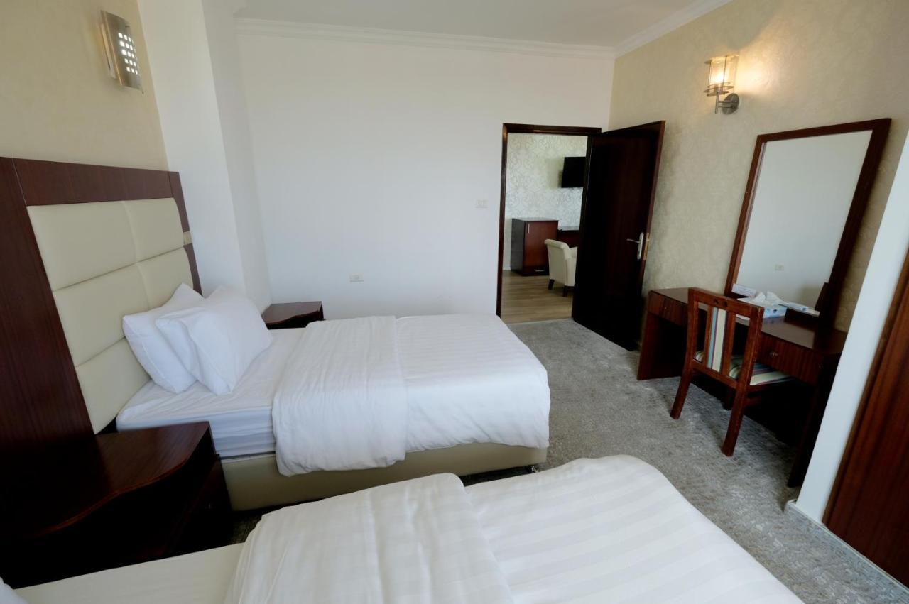 Red Crescent Guesthouse Rámaláh Exteriér fotografie